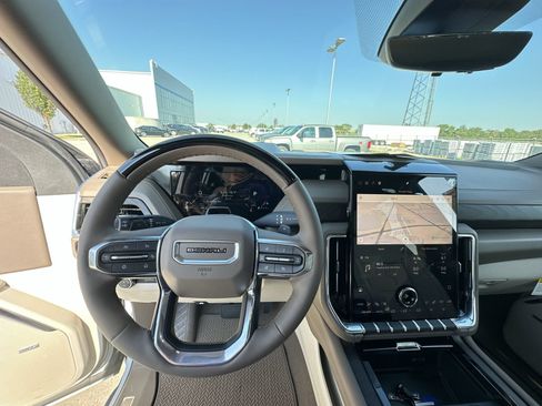 New 2026 GMC Yukon Denali w/ Advanced Technology Package AWD/4WD image 11