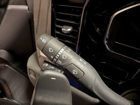 Used 2023 Chevrolet Silverado 1500 High Country w/ Technology Package image 36