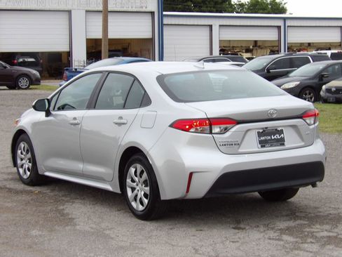 Used 2025 Toyota Corolla LE FWD image 8