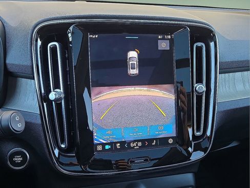 Certified 2023 Volvo XC40 B5 Plus w/ Protection Package Premier image 28