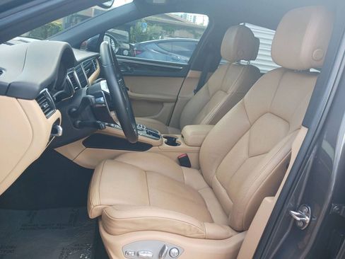 Used 2017 Porsche Macan AWD/4WD image 29