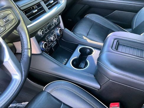 Used 2022 GMC Yukon SLT w/ SLT Premium Package image 15