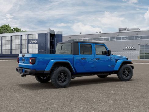 Used 2025 Jeep Gladiator Sport AWD/4WD image 4