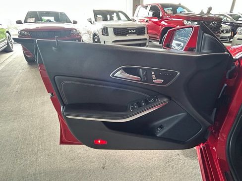 Used 2019 Mercedes-Benz CLA 250 image 17