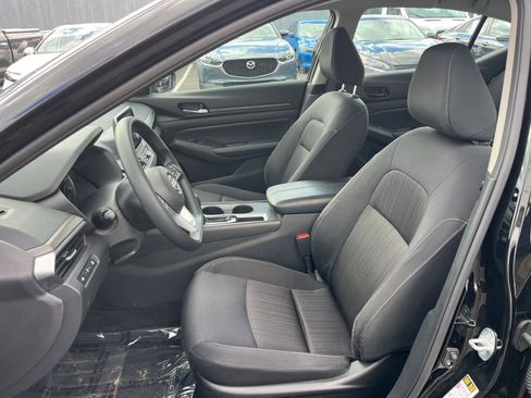 Used 2025 Nissan Altima 2.5 SV image 37