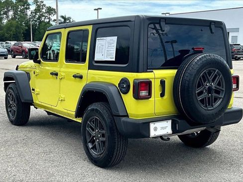 Used 2024 Jeep Wrangler Sport S image 7