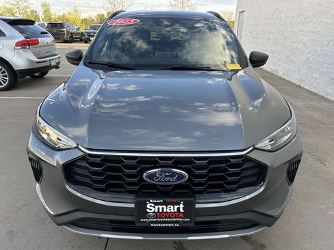 Used 2025 Ford Escape ST-Line AWD/4WD image 2
