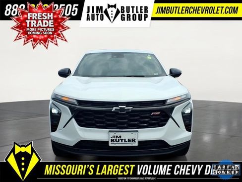 Used 2024 Chevrolet Trax RS w/ Sunroof Package FWD image 26