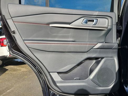 Certified 2025 Ford Explorer ST-Line RWD image 8