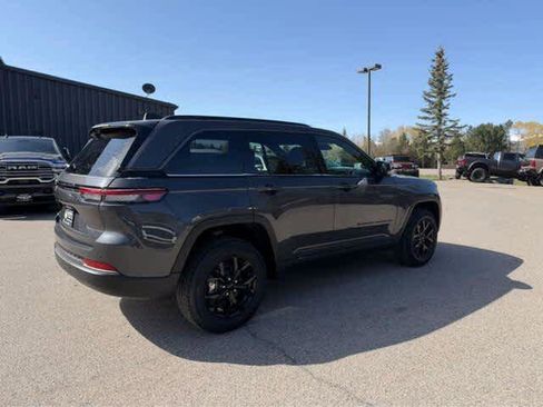 New 2026 Jeep Grand Cherokee Altitude AWD/4WD image 7