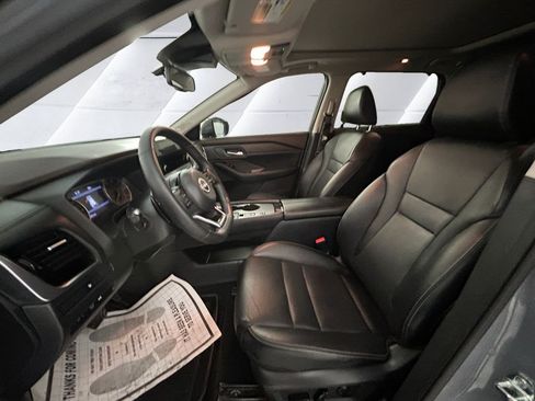 Used 2023 Nissan Rogue SL w/ SL Premium Package FWD image 7