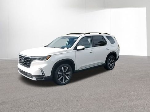 New 2025 Honda Pilot Touring image 4