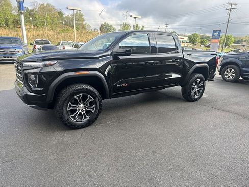 Used 2024 GMC Canyon AT4 w/ AT4 Premium Package image 3