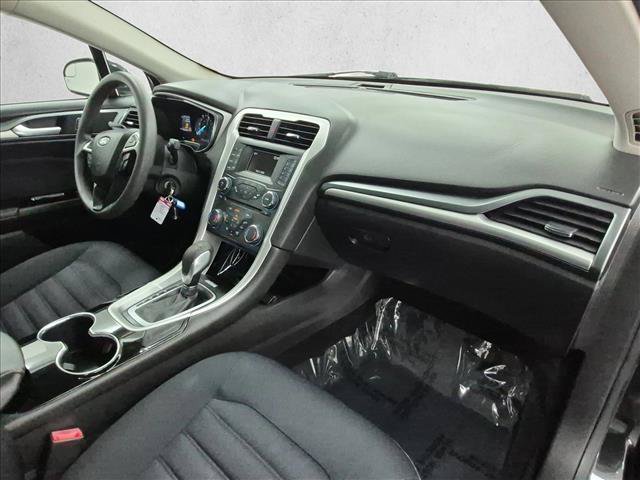 Used 2015 Ford Fusion SE FWD image 24