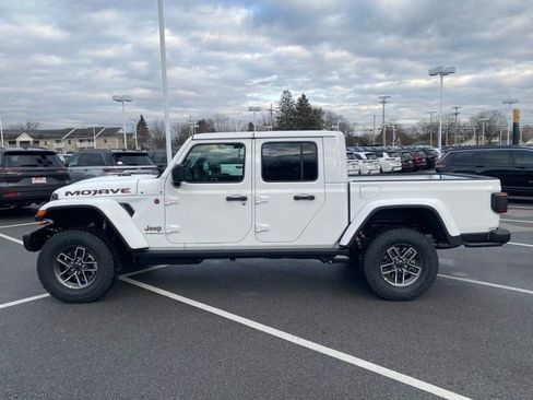 New 2026 Jeep Gladiator Mojave image 4