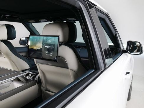 Certified 2024 Land Rover Range Rover SV AWD/4WD image 21