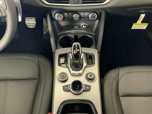 New 2025 Alfa Romeo Stelvio Sprint w/ Convenience Package AWD/4WD image 30