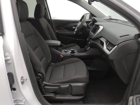 Used 2024 GMC Terrain SLE image 21