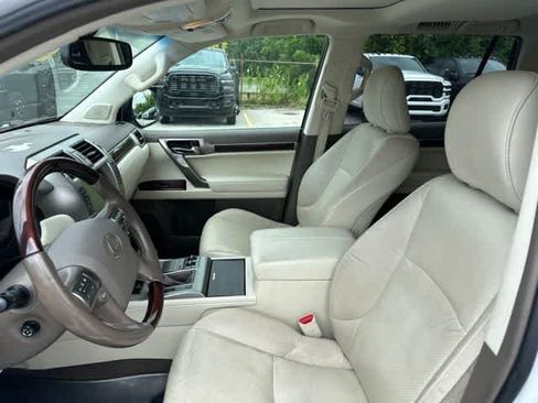 Used 2018 Lexus GX 460 Premium w/ Premium Package AWD/4WD image 4