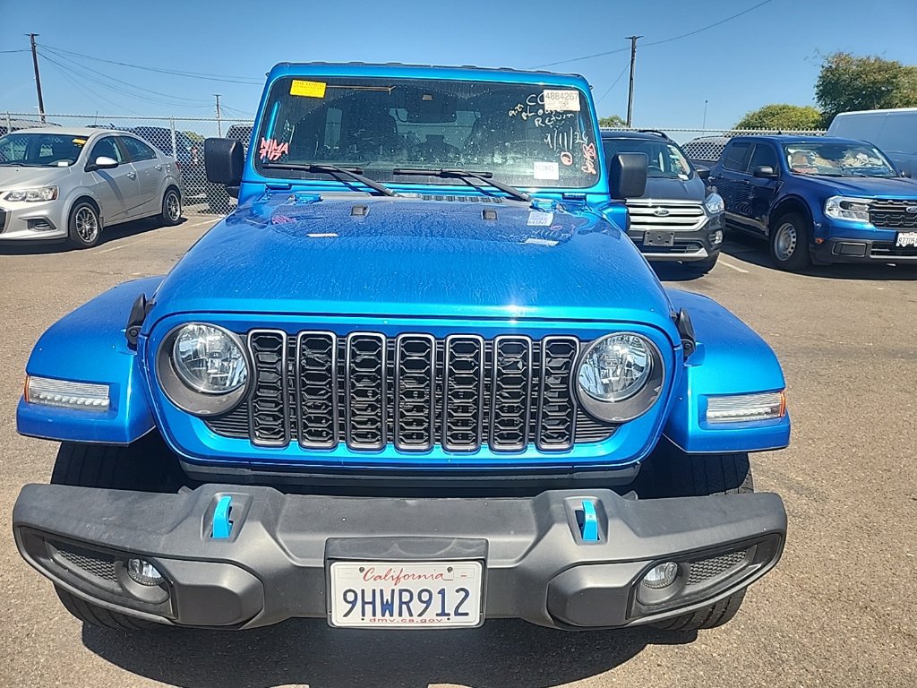 Used 2024 Jeep Wrangler Unlimited AWD/4WD image 2
