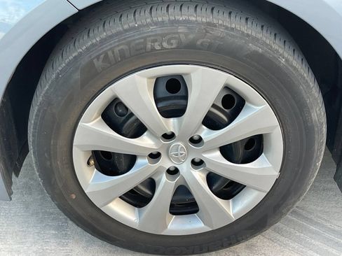 Used 2025 Toyota Corolla LE FWD image 6