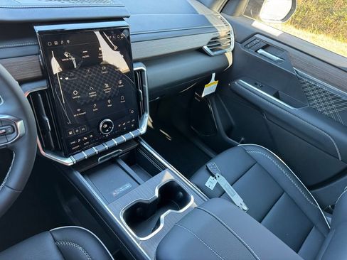 New 2026 GMC Acadia Denali w/ Super Cruise Package image 30