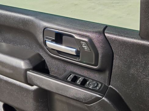 Used 2024 GMC Sierra 2500 Pro w/ Convenience Package image 12