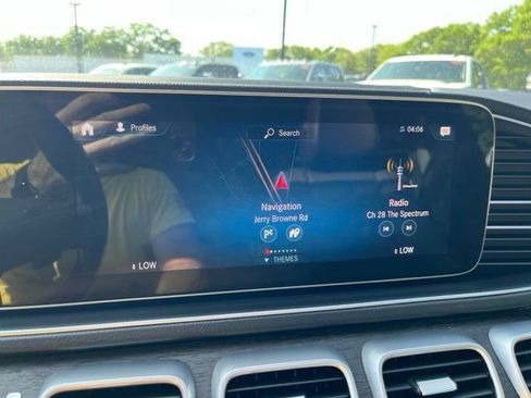 Used 2022 Mercedes-Benz GLS 450 4MATIC image 37