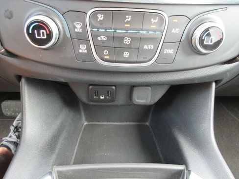 Certified 2020 Chevrolet Traverse LS FWD image 28
