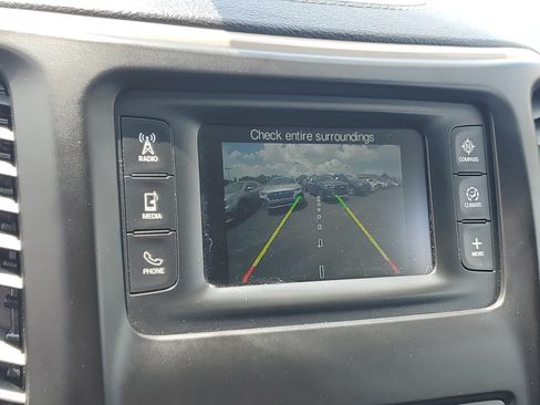Used 2015 Jeep Cherokee Latitude w/ Comfort/Convenience Group AWD/4WD image 26