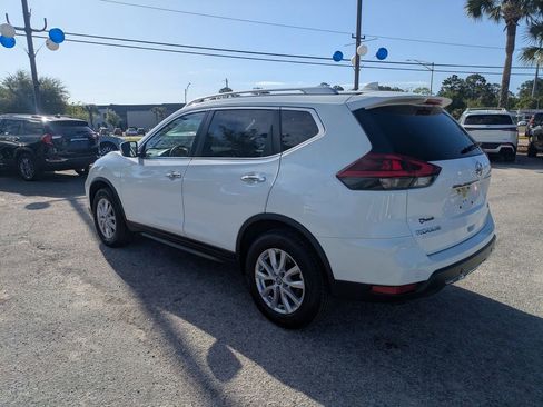 Used 2020 Nissan Rogue SV image 5