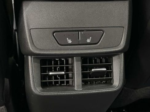 Used 2025 Chevrolet Equinox ACTIV w/ Safety and Technology Package AWD/4WD image 19