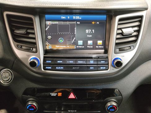 Used 2016 Hyundai Tucson Limited w/ Option Group 03 image 25