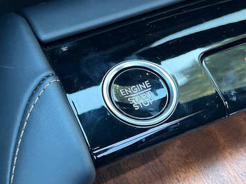 Used 2025 Lincoln Navigator L Black Label image 24