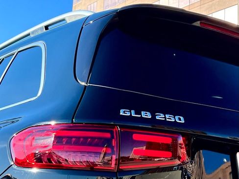 Certified 2025 Mercedes-Benz GLB 250 4MATIC image 8