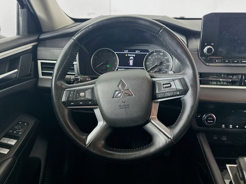 Used 2024 Mitsubishi Outlander SE AWD/4WD image 18
