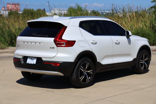 Used 2025 Volvo XC40 B5 Core w/ Climate Package AWD/4WD image 8