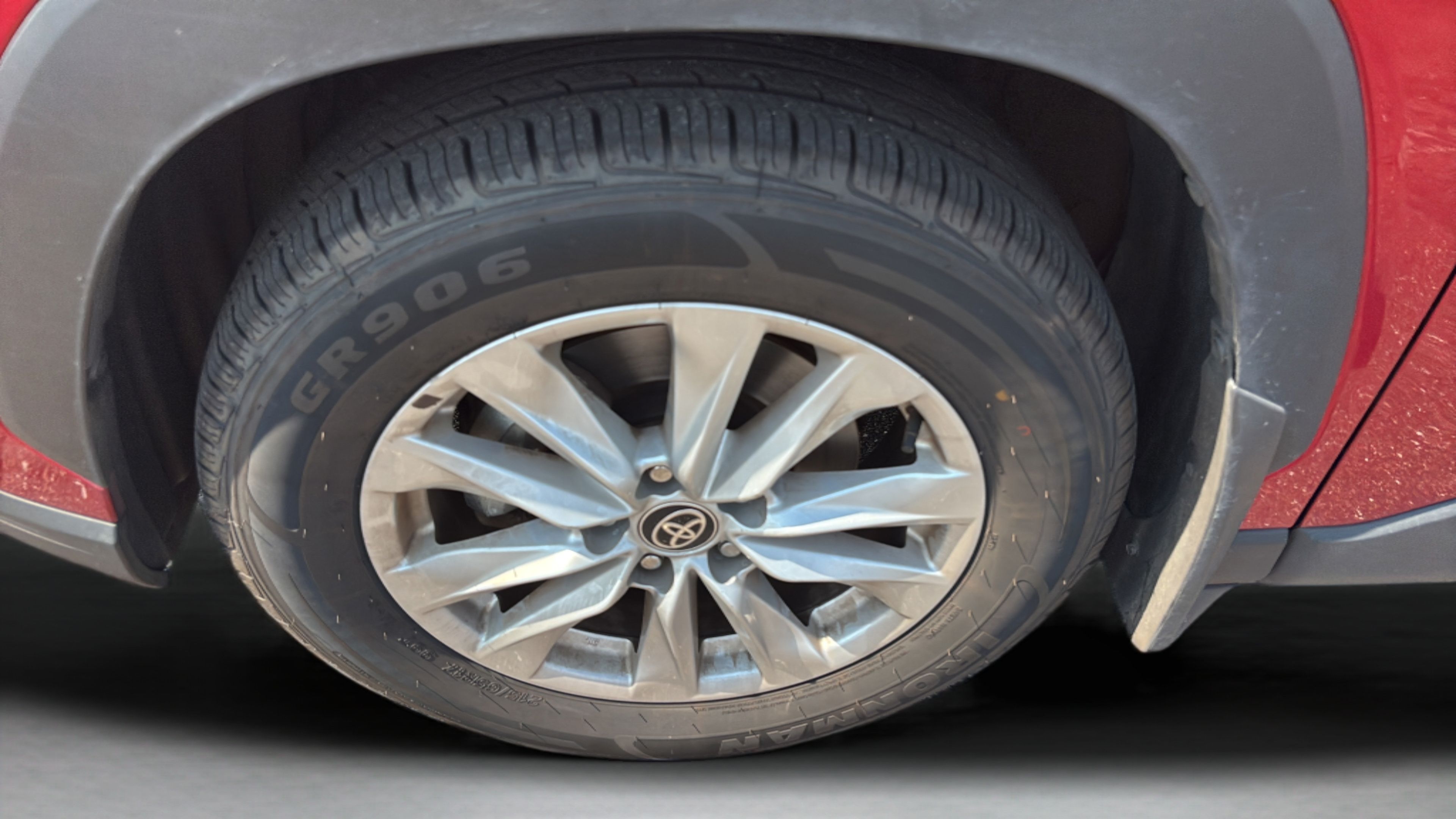 Used 2025 Toyota Corolla Cross LE FWD image 29