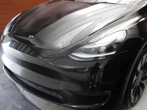 Used 2023 Tesla Model Y Long Range image 2