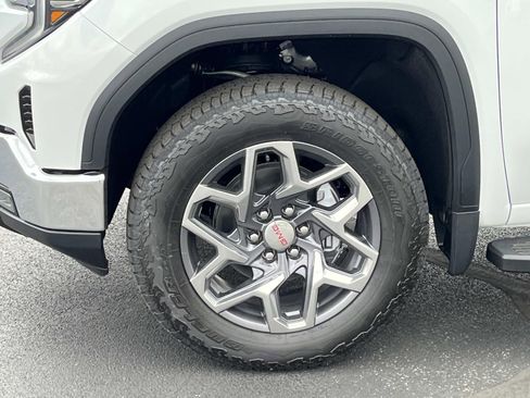 New 2026 GMC Sierra 1500 SLT AWD/4WD image 13