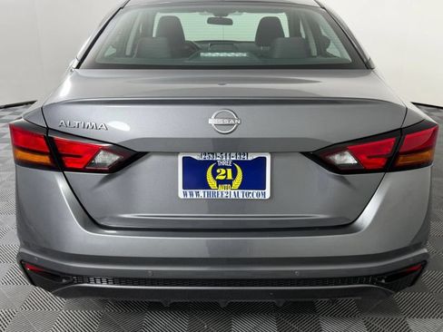Used 2025 Nissan Altima 2.5 SV FWD image 9