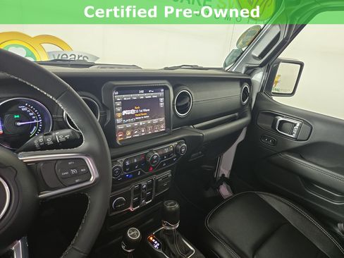 Used 2023 Jeep Wrangler Unlimited Sahara w/ Cold Weather Group AWD/4WD image 25