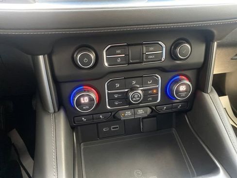 Used 2021 Chevrolet Tahoe Z71 w/ Z71 Signature Package AWD/4WD image 23