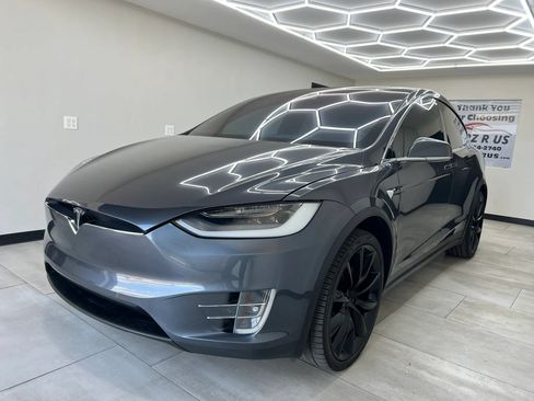 Used 2019 Tesla Model X Long Range AWD/4WD image 1