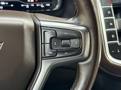 Used 2024 Chevrolet Suburban LT image 32