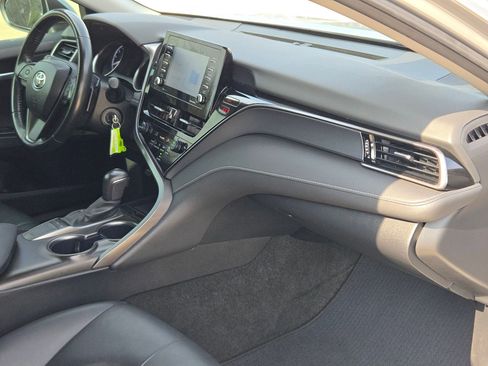 Used 2024 Toyota Camry SE image 28