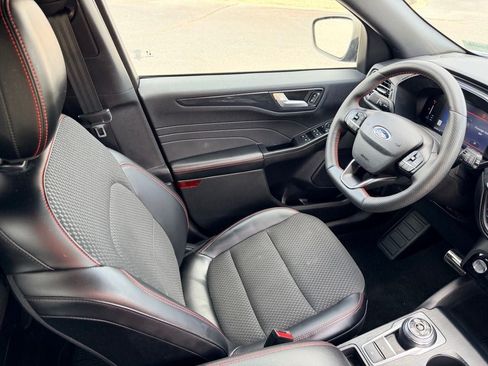 Certified 2023 Ford Escape ST-Line w/ Tech Pack #1 FWD image 14