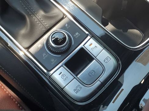 Used 2024 Kia Telluride SX w/ Towing Package AWD/4WD image 31