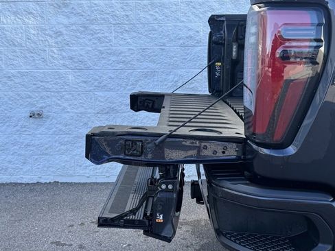 Used 2025 GMC Sierra 2500 AT4 w/ AT4 Premium Plus Package image 8