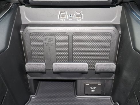 Used 2025 RAM 1500 Big Horn AWD/4WD image 22